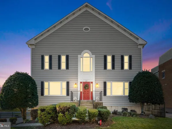 207 Park St SE, Vienna, VA 22180
