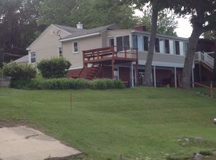 6918 Kitson Dr NE, Rockford, MI 49341