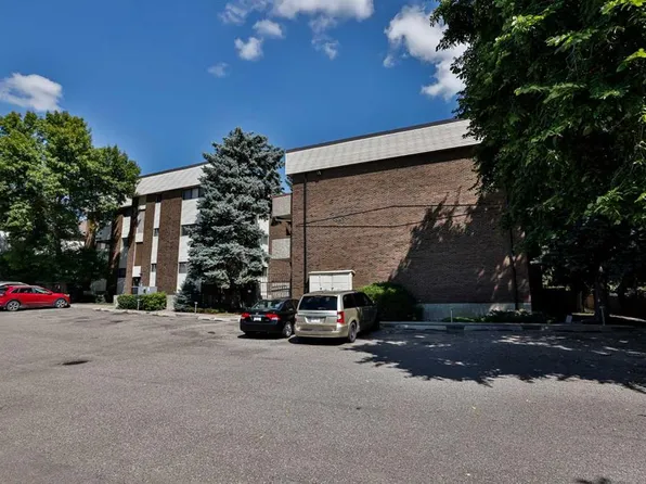 2207 E 8th Ave S #201, Lethbridge, AB T1J 4G1