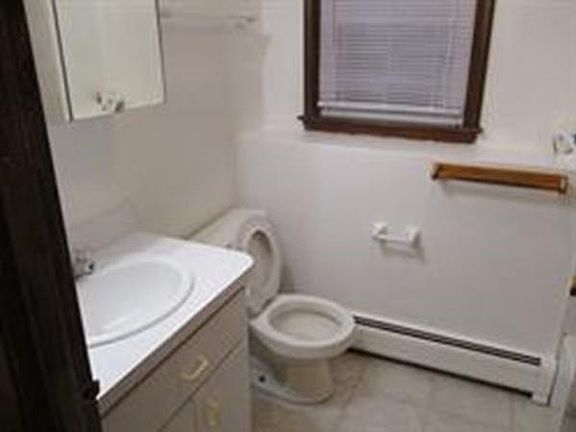 4th image of 40 Glover Dr #B