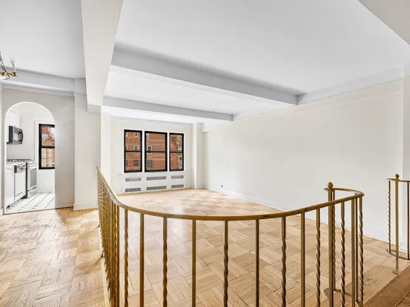 123 East 37th Street image 6 of 17