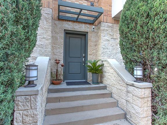 3rd image of 725 Skyline Bluff Ct