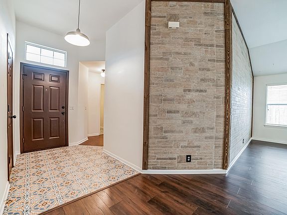 4th image of 104 Dogwood Dr