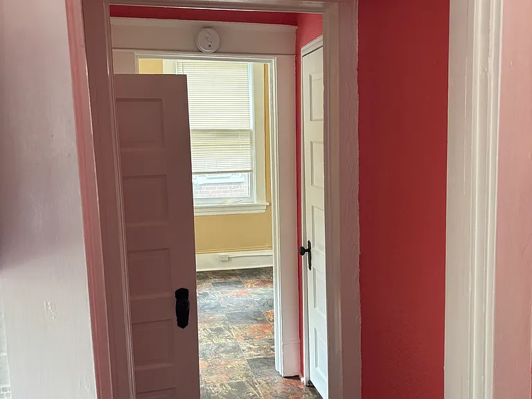 422 King George Ave SW #3 — Photo 13