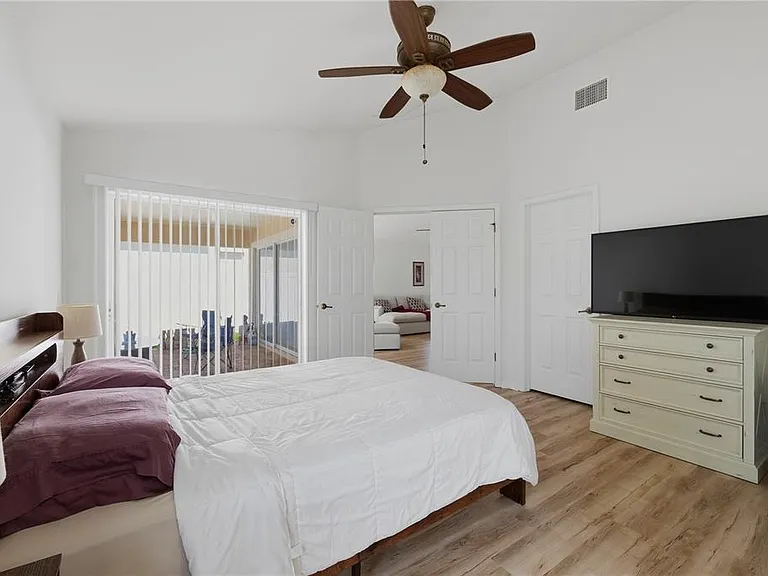 19406 Sunset Bay Dr — Photo 22