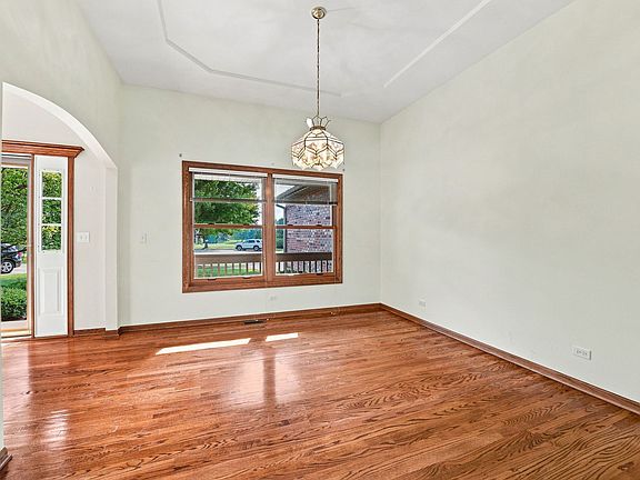 5th image of 529 N Raven Rd