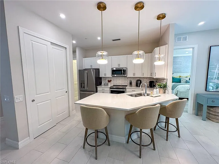 232 Indies Dr E #201 — Photo 9