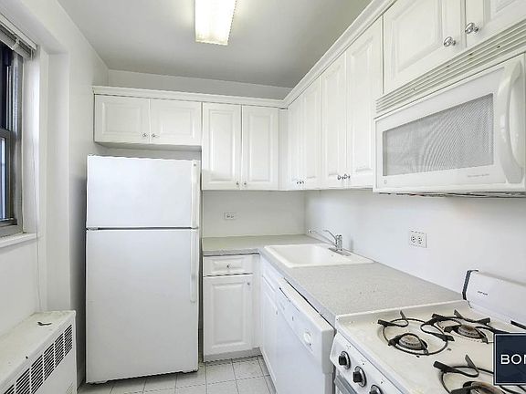 3rd image of 353 E 83rd St APT 22f