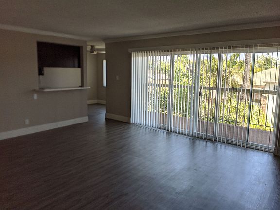 4th image of 4333 E 2nd St APT 303