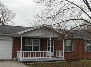 325 Green Fields Ln, Frankfort, KY 40601