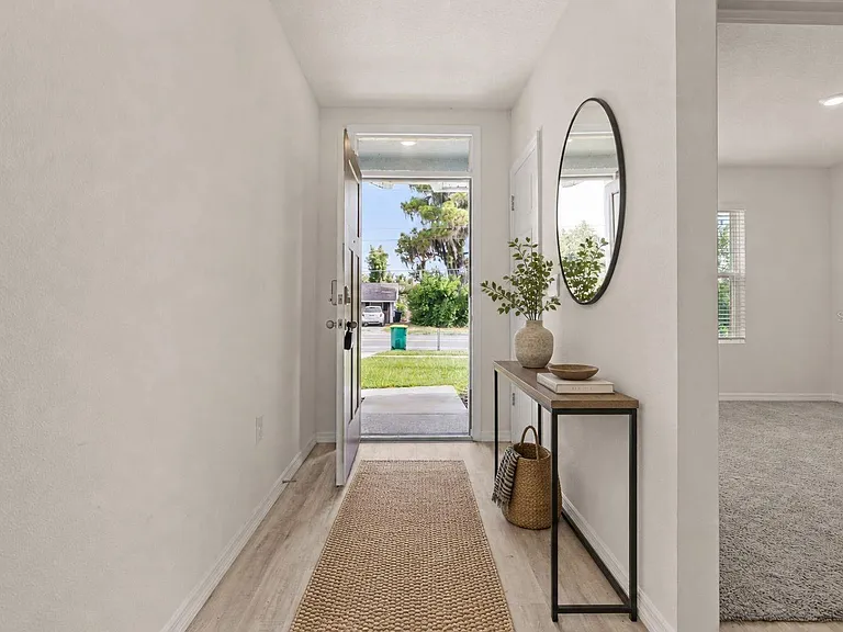 1078 Clay Blvd — Photo 4