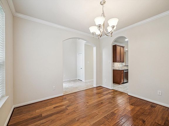 4th image of 30 Black Swan Ct