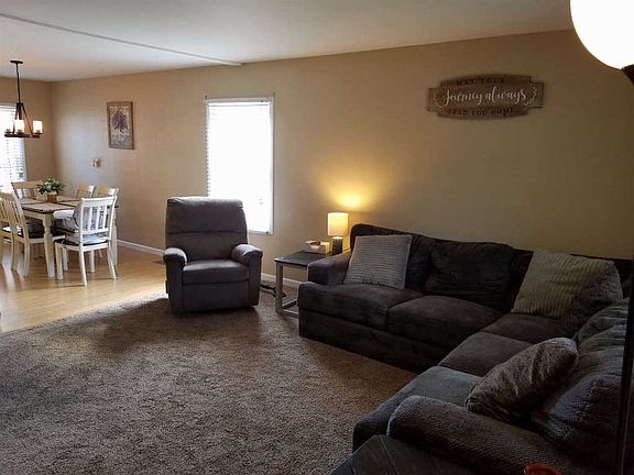 4th image of 1029 Linden Dr