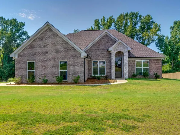 185 Crest Loop Rd, Clanton, AL 35045