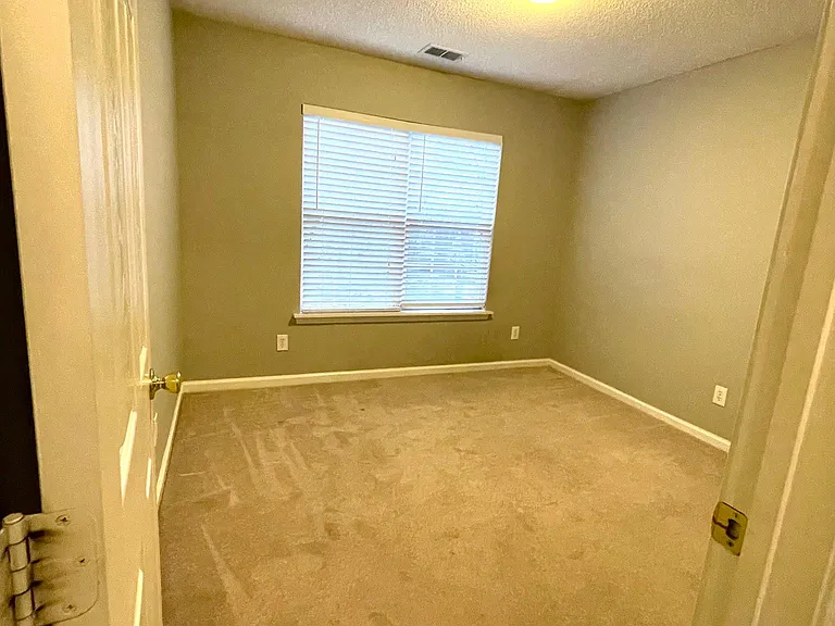 8903 Roseton Ln — Photo 10