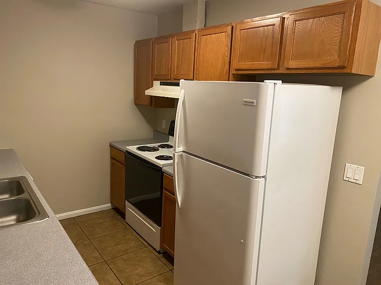 106 Dixie Dr #D — Photo 4