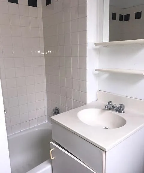 4006 1/2 N Kenmore Ave #2W — Photo 6