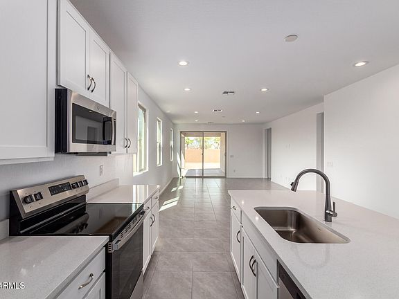 3rd image of 2070 E BROOKLYN Drive