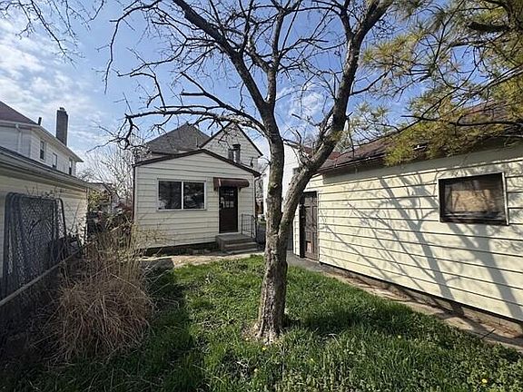 2nd image of 684 Wiltshire Rd