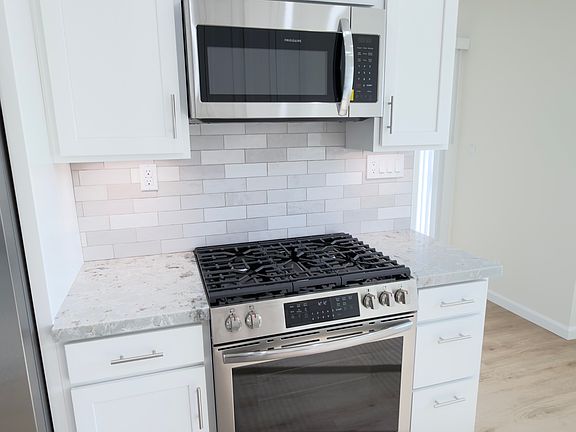 4th image of 1184 W 22nd St APT 4
