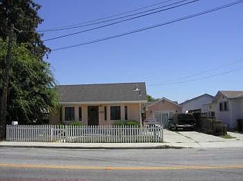 1st image of 3260 E Hills Dr