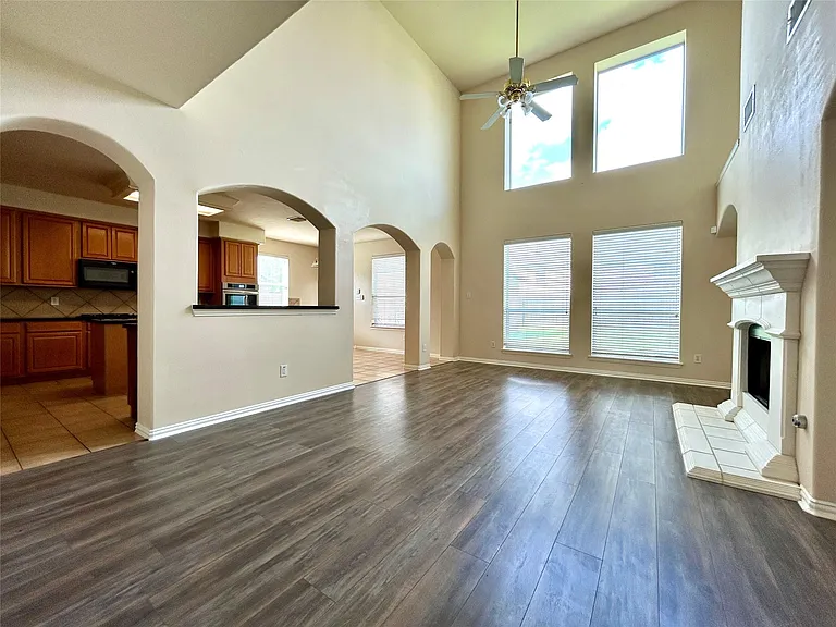 2516 Brittany Lakes Dr — Photo 8