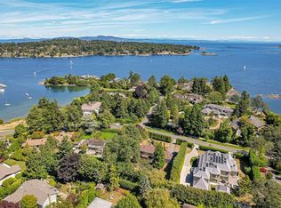 3260 Beach Dr, Oak Bay, BC V8R6L8