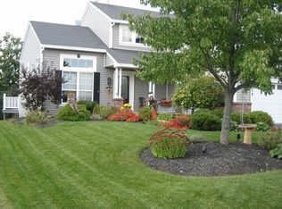 828 Tamarac Dr, Carol Stream, IL 60188