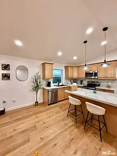 3 bed, 1328 sqft, $3,300 — Photo 4