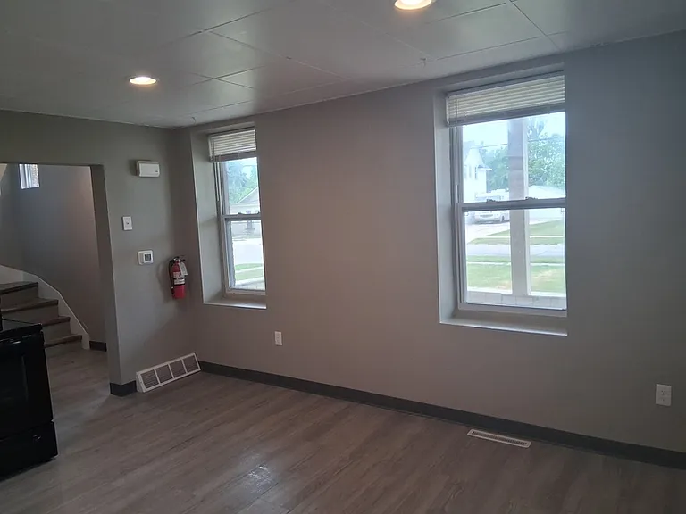 317 Morris St — Photo 2