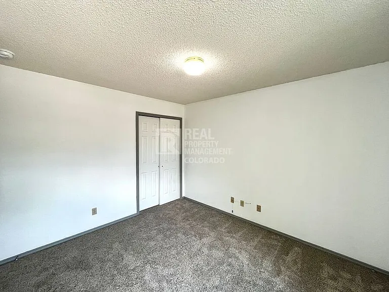 8120 Postrock Dr — Photo 7