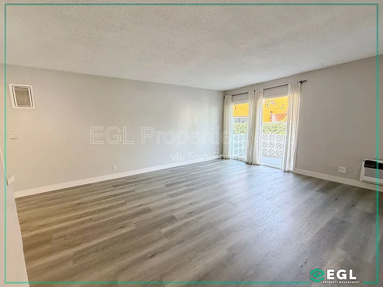 823 N Hudson Ave #1 — Photo 4