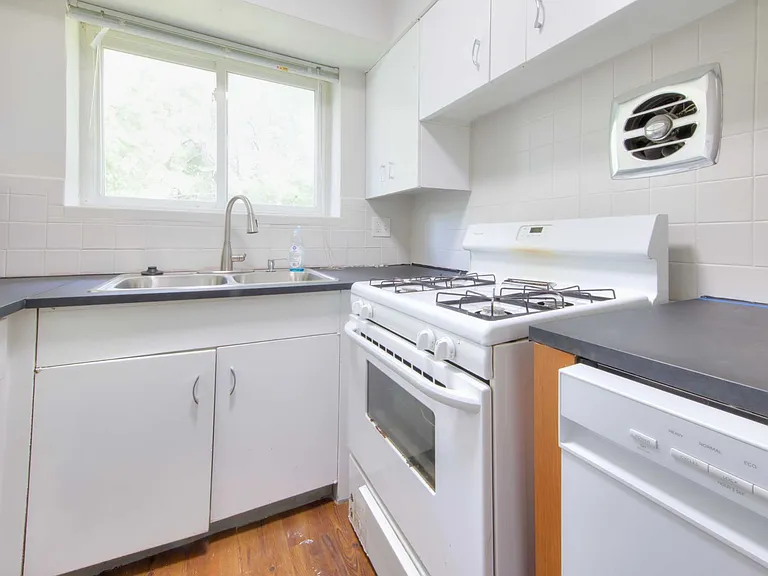 3508-10 Russell Ave — Photo 13
