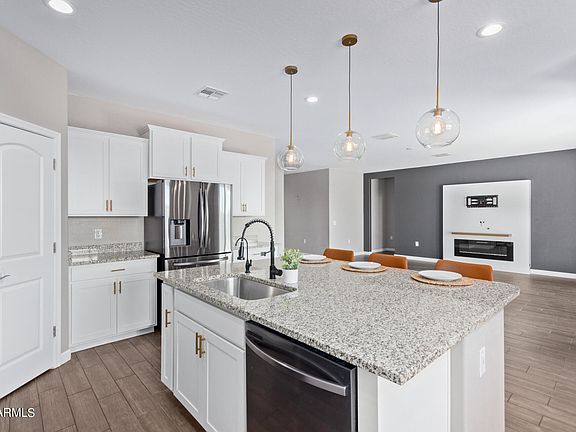 2nd image of 3046 N AMBER Drive