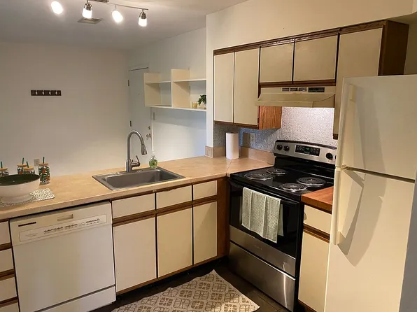 1215 Progress St NW APT J, Blacksburg, VA 24060