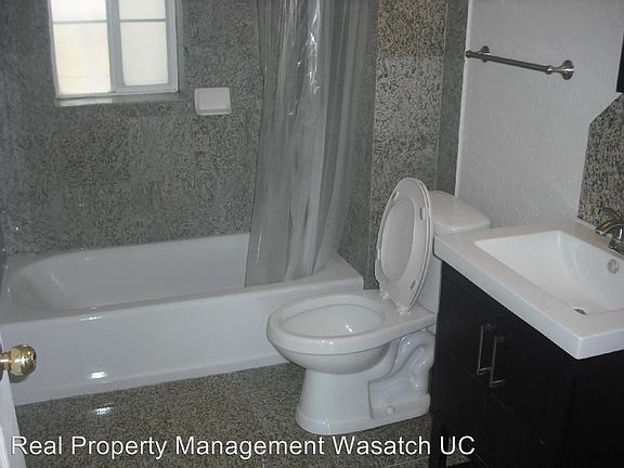 5th image of 551 W 2450th St N