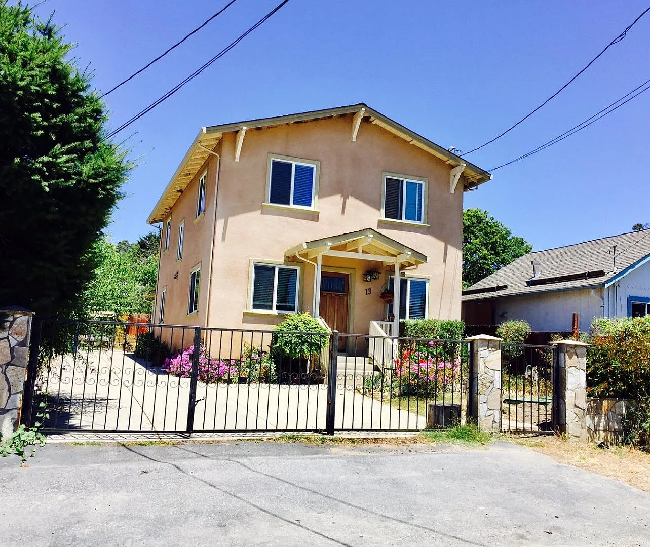 13 Bowen Ave photo 1