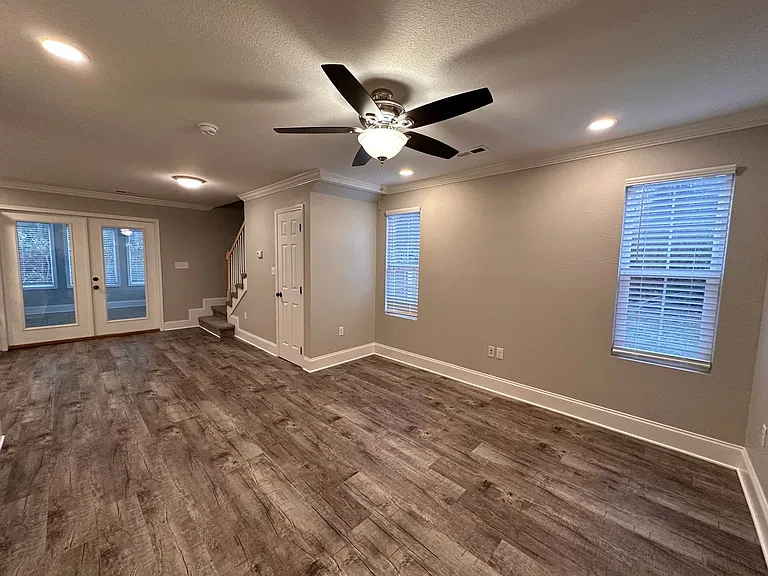 Fox Springs Condos — Photo 43