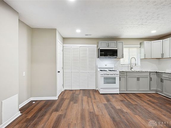 4th image of 4101 Prescott Ave