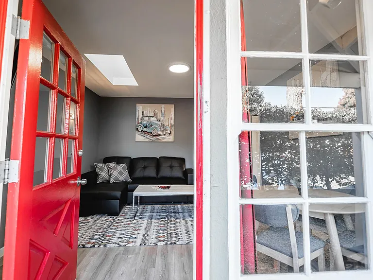 5147 Riverton Ave — Photo 13