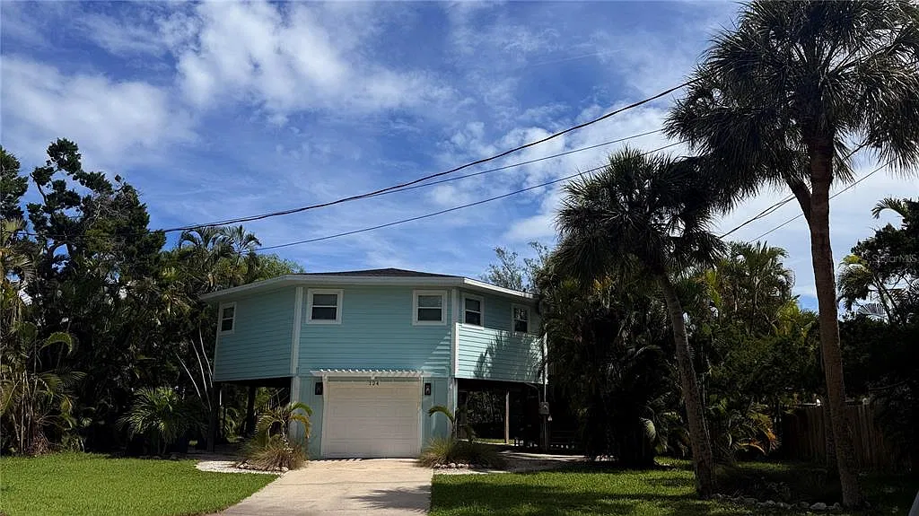 3 bed, 2.0 bath, 1202 sqft, $10,500 — Photo 3