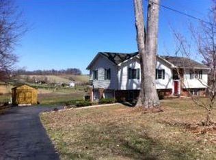 150 Kincheloe Rd, Fall Branch, TN 37656