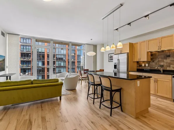 215 10th Ave S Unit 633, Minneapolis, MN 55415