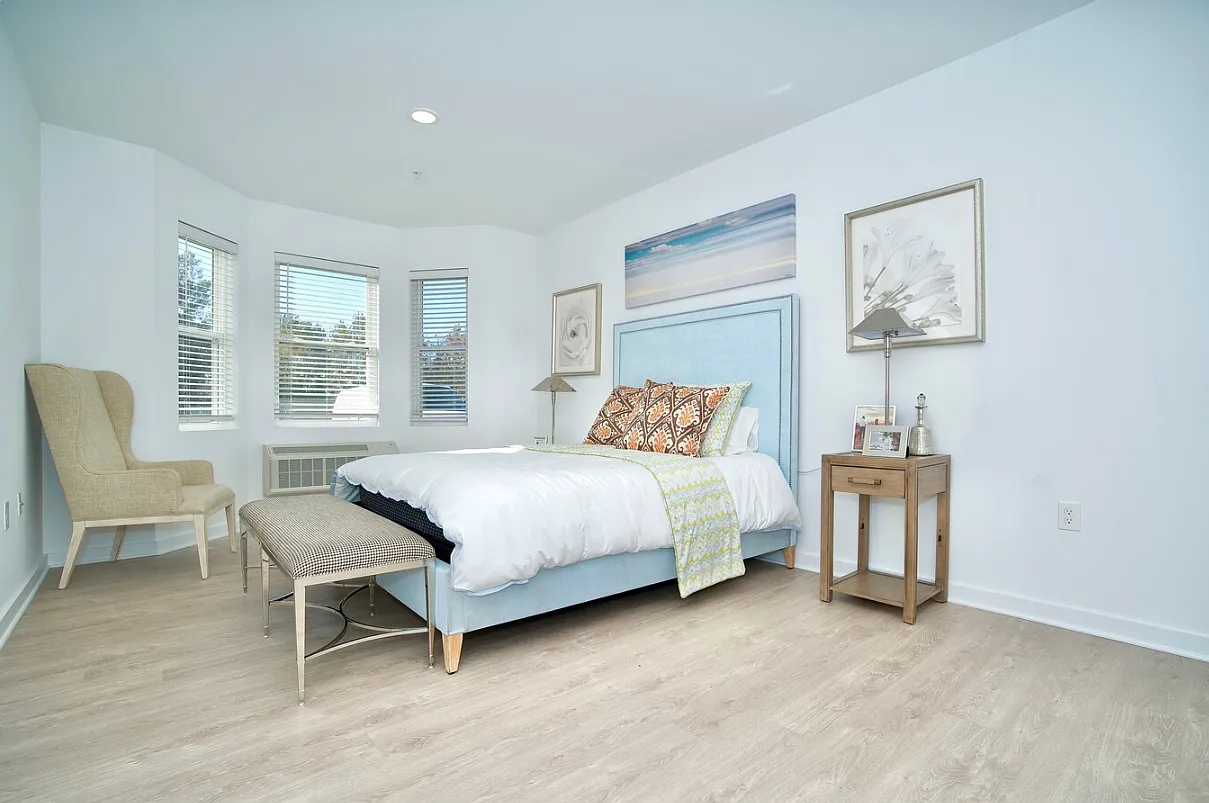 Avenel Holdings Edgertond — photo 8
