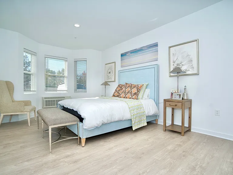 Avenel Holdings — Photo 8