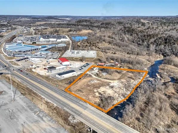 143 Missouri Ln, Pineville, MO 64856