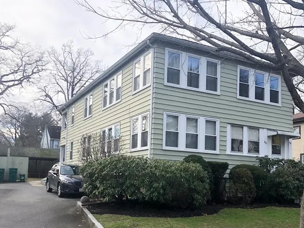 98 Warwick Rd #98, West Newton, MA 02465