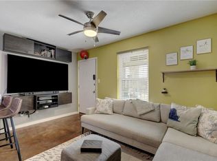 2302 E Side Dr APT 20, Austin, TX 78704