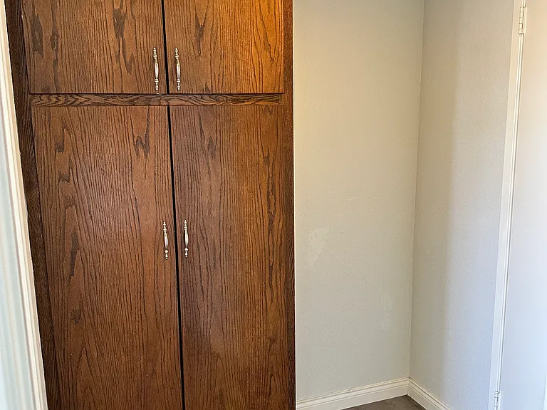 10933 Moorpark St #5 — Photo 15