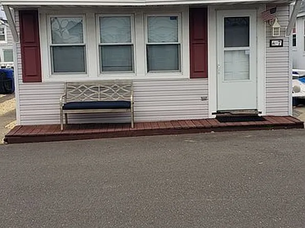 7 8th Ln, Seaside Park, NJ 08752